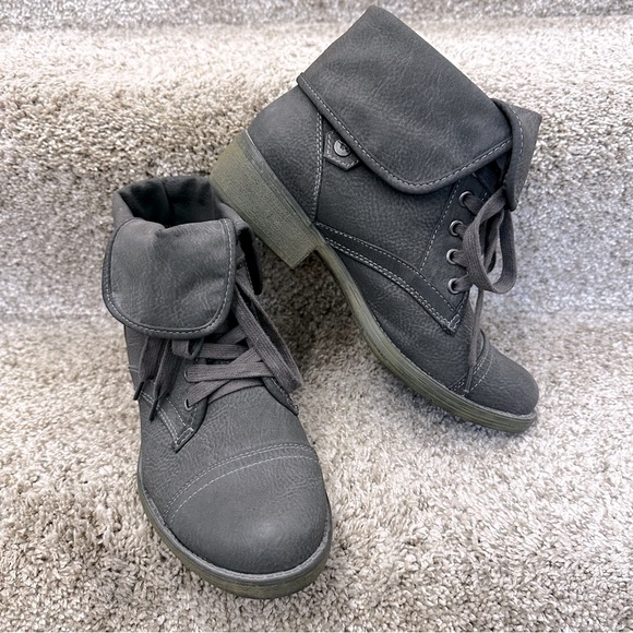 Rocket Dog Shoes - Rocket Dog Taylor Brave Boots gray fold over snap down lace up women’s  size 8